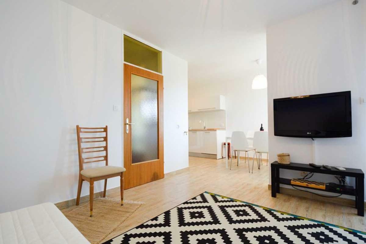 Leut Apartment, 3Min Beach, 15Min Center Pola Esterno foto
