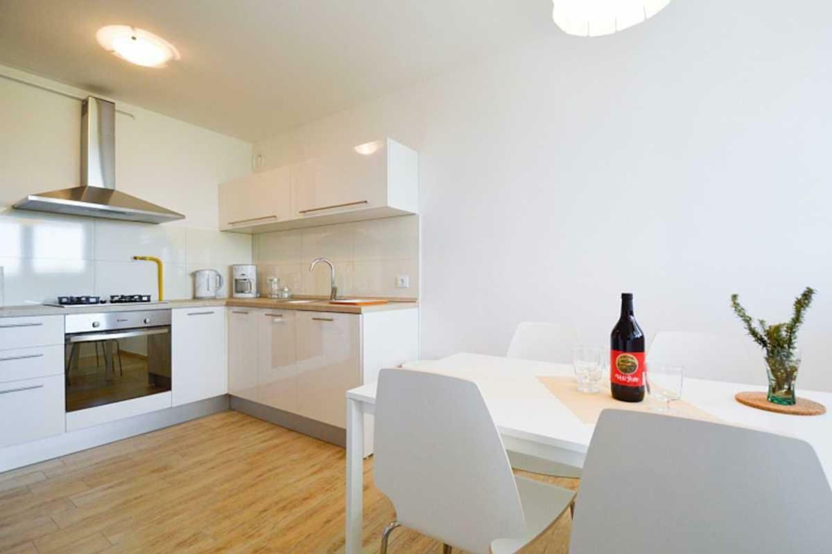 Leut Apartment, 3Min Beach, 15Min Center Pola Esterno foto