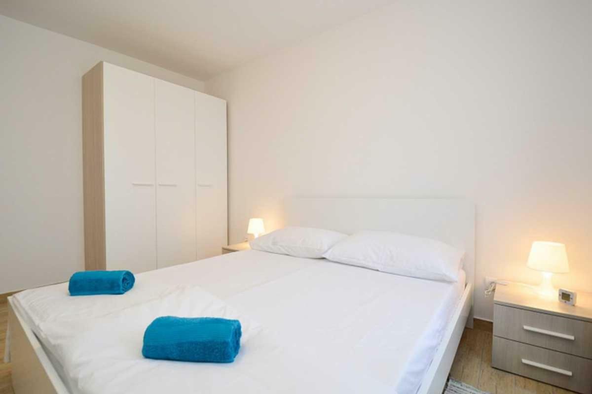 Leut Apartment, 3Min Beach, 15Min Center Pola Esterno foto